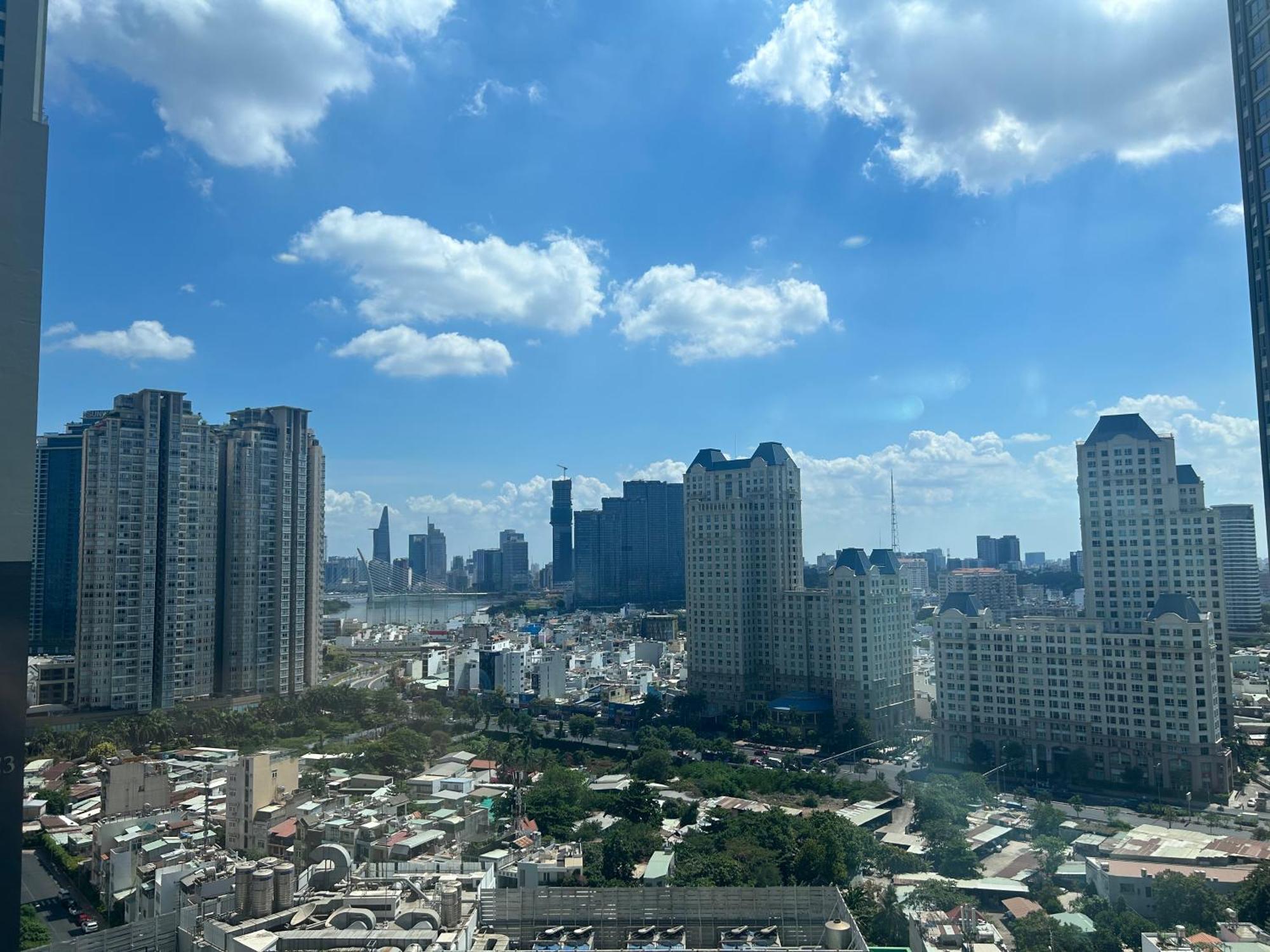 Luxhomes Saigon - Vinhomes Central Park Хошимин Екстериор снимка