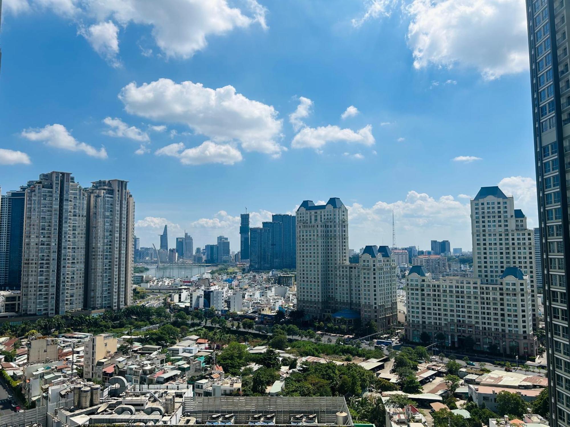 Luxhomes Saigon - Vinhomes Central Park Хошимин Екстериор снимка