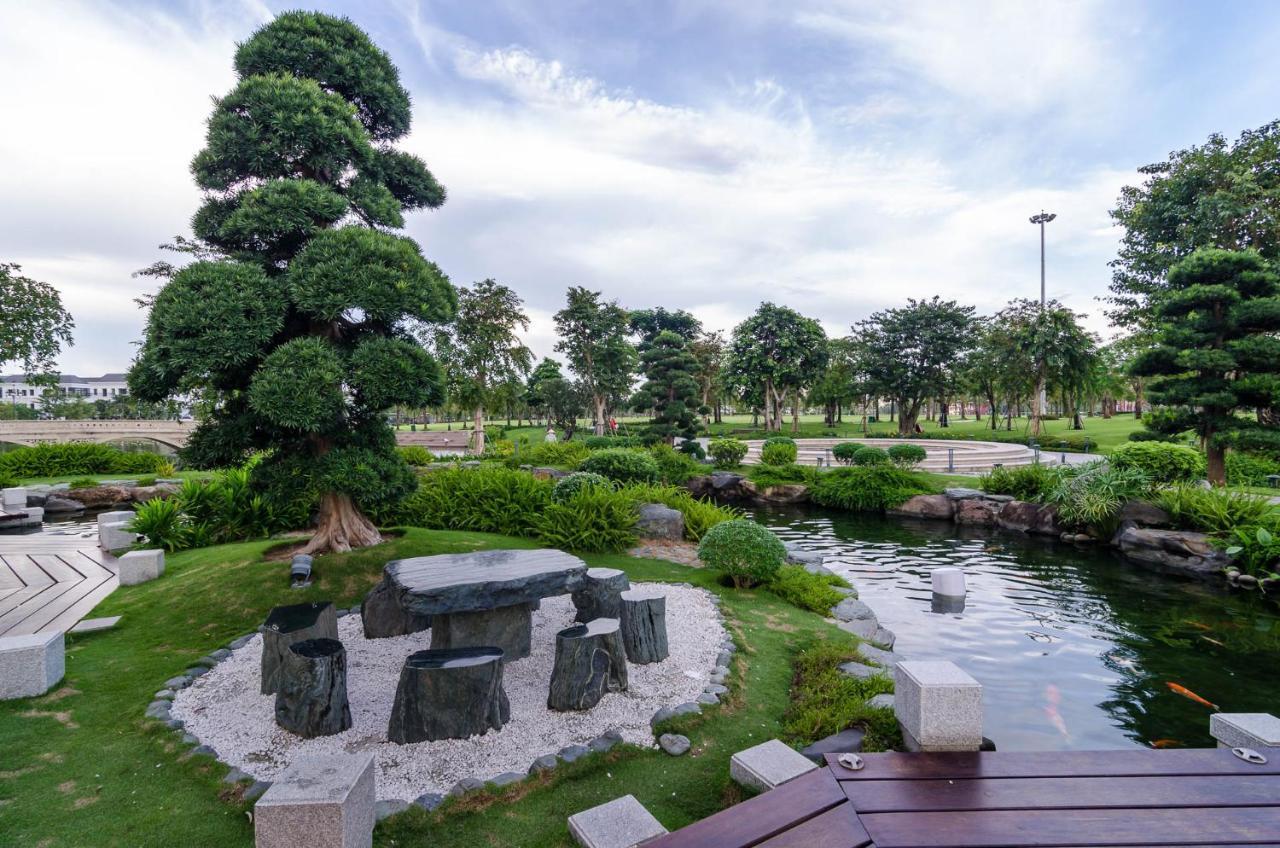 Luxhomes Saigon - Vinhomes Central Park Хошимин Екстериор снимка